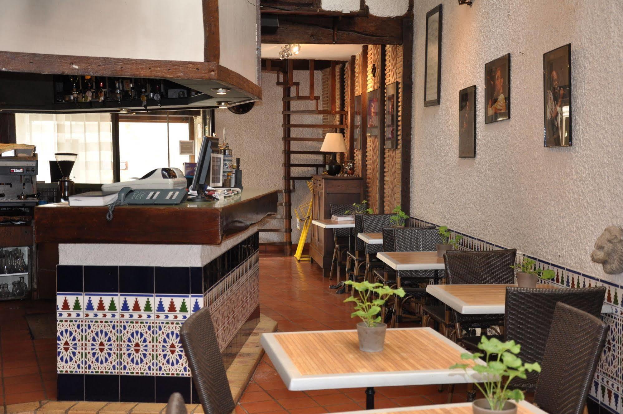 The Originals City, Hotel La Reine Jeanne, Orthez Ngoại thất bức ảnh